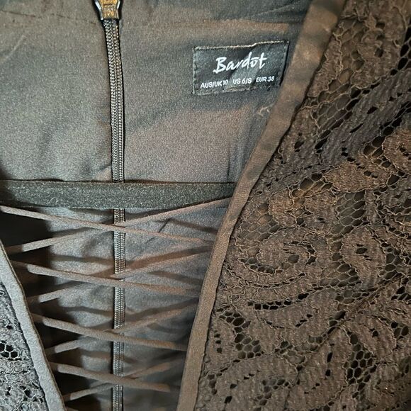 BARDOT PLUNGE LACE MIDI DRESS. - Picture 2 of 4